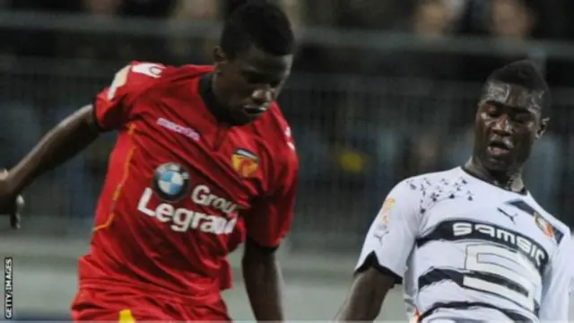 Patrick Ekeng (bidix) ayaa horay ugu dheelay kooxaha Le Mans iyo Cordoba.