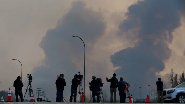  دمرت النيران جزءا من المدينة الواقعة في مقاطعة البرتا