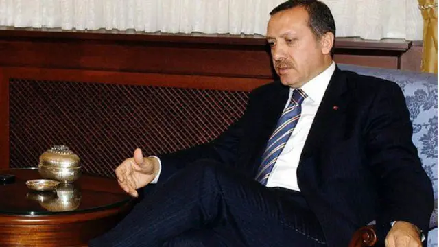 Erdoğan 2002-ci il seçkisinin ardınca baş nazir olub