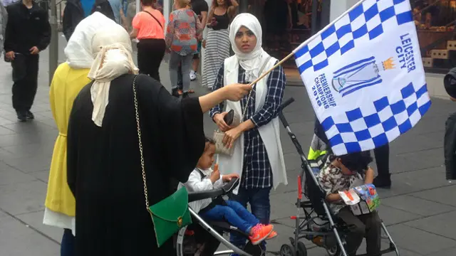 Весь город - в цветах своего футбольного клуба