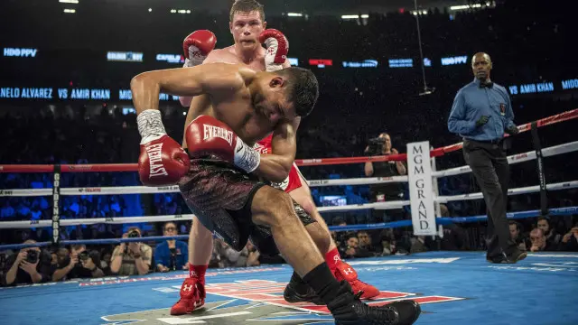 مکے کے بعد ٹانگوں نے عامر کا ساتھ نہیں دیا اور وہ لڑکھڑا کر گر گئے