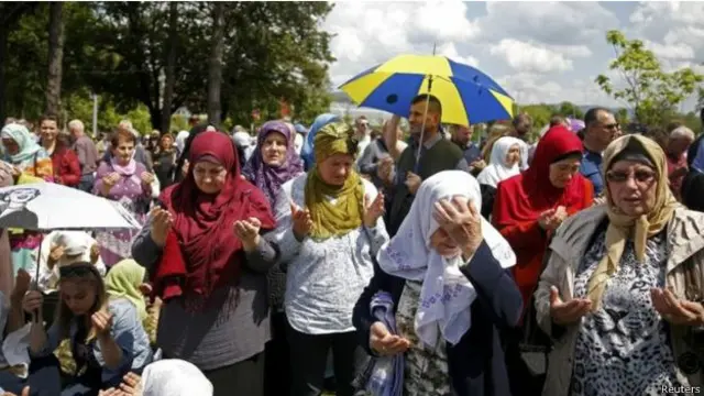 Masjid Ferhad Pasha diledakkan 23 tahun lalu, sedangkan umat muslim Bosnia dan etnik lainnya diusir oleh pasukan Serbia.