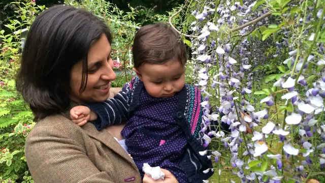 اعتقلت زغاري في أبريل/ نيسان الماضي بعد زيارة عائلتها في إيران.