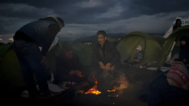 آقای احمدی میگوید که سازمان بینالمللی مهاجرت کمکهای نقدی و غیرنقدی به پناهجویان میکند