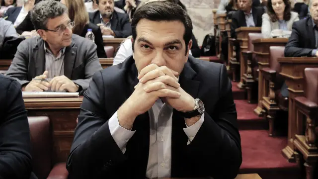 希腊总理齐普拉斯上周五出席他所属政党激进左翼联盟在议会内举行的会议。