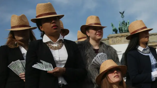 Activistas contra los paraísos fiscales