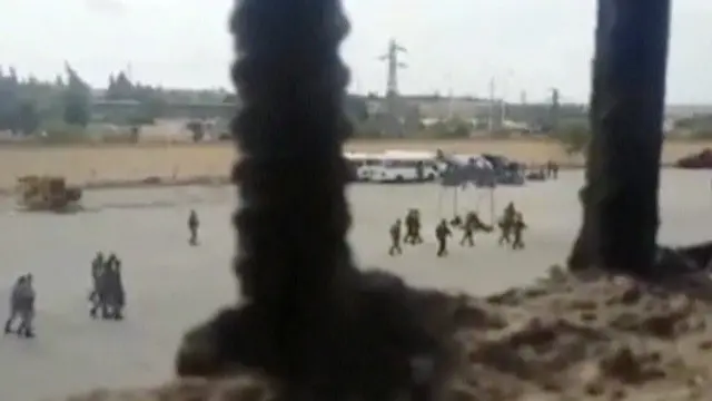 اندلعت الاحتجاجات لمنع ترحيل سجناء إلى مكان آخر لتنفيذ حكم الإعدام