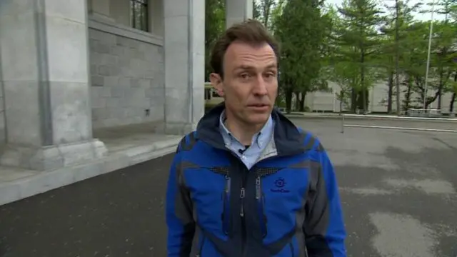 بی بی سی کے نامہ نگار روپرٹ ونگفیلٹ حیز اور ان کے ٹیم کو شمالی کوریا میں ملک کے حوالے سے رپورٹنگ کی وجہ سے حراست میں لیا گیا