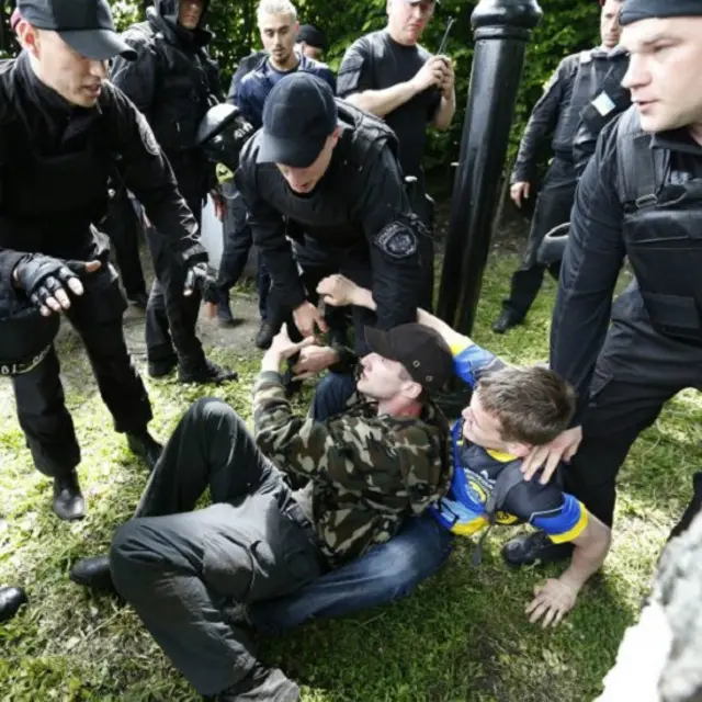 Затримання учасників акції