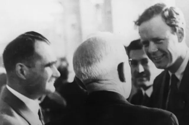 Авиатор Чарльз Линдберг (справа) и Рудольф Гесс