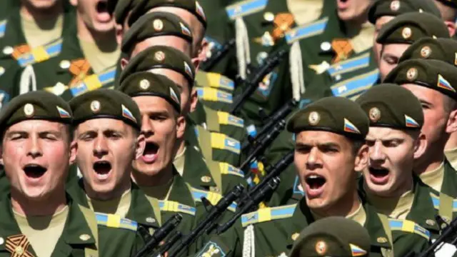 الأناشيد الوطنية عُزفت خلال العرض العسكري 