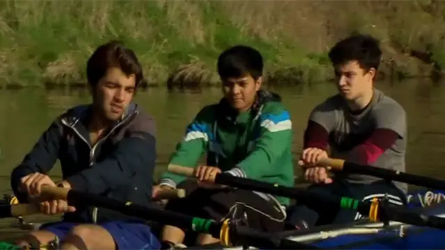 نوعمر افغان لڑکے کشی رانی کی تربیت حاصل کر رہے ہیں