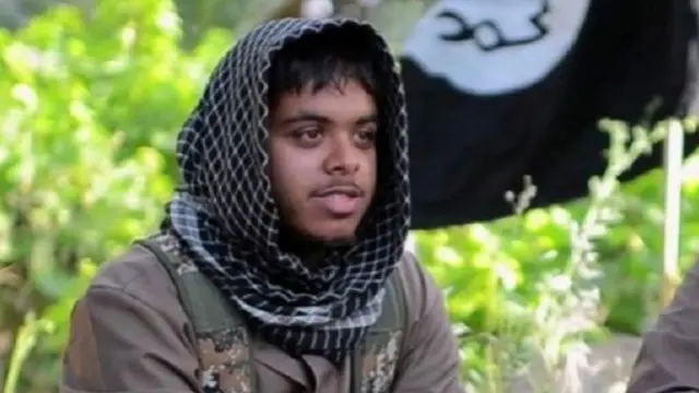 قتل رياض خان، المولود في كارديف، في غارة جوية لطائرة من دون طيار تابعة لسلاح الجو الملكي البريطاني في مدينة الرقة السورية