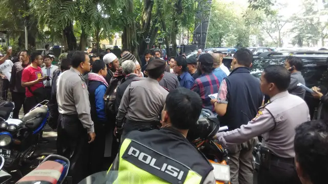 fpi serbu lpm daunjati bandung