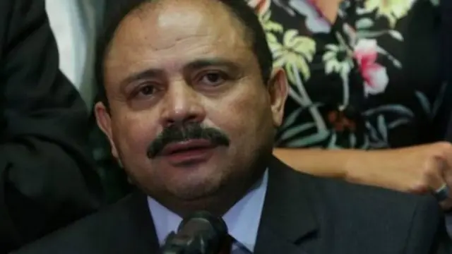 ماراينياو فاجأ الجميع بتغيير قراره والدعوة للتصويت على عزل الرئيسة وطالب الأعضاء بعدم الكشف عن قرارهم علنا قبل التصويت