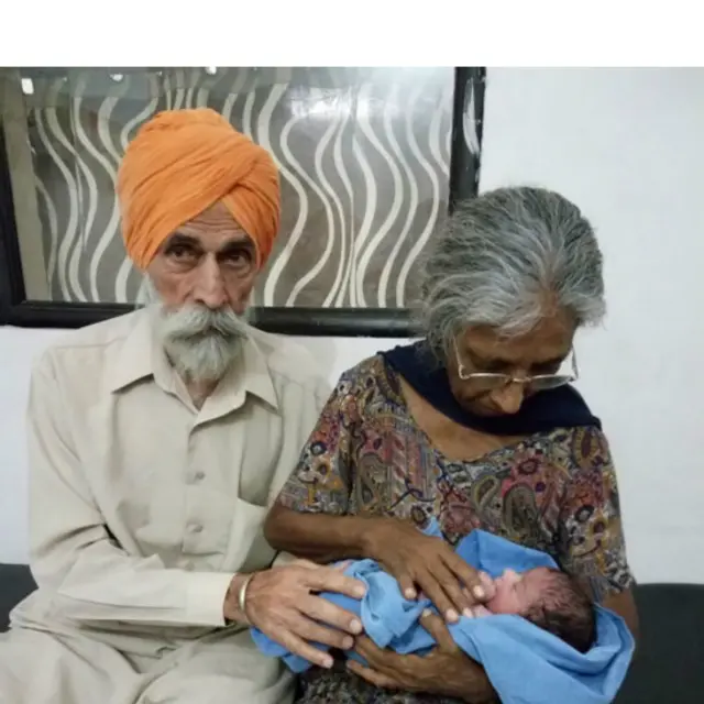 نخستین فرزند دالجیندر و موهیندر چهل و شش سال پس از ازدواج آنان متولد شده است