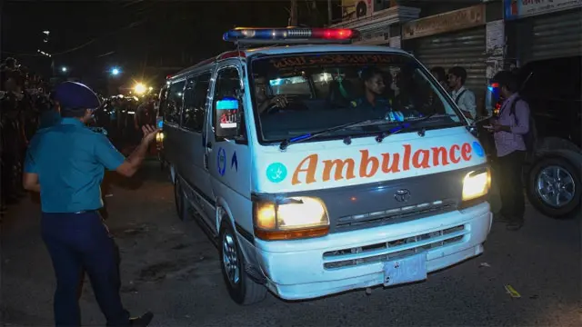 مطیع الرحمان کی نعش کو ایک ایمبولنس کے ذریعے ان کے آبائی علاقے لے جایا گیا جہاں ان کی تدفین کر دی گئی