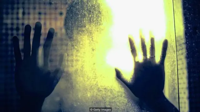 復活的冷凍人群體很容易基於自己的共同經歷和時間節點而建立新的聯繫。(圖片來源: Getty Images)