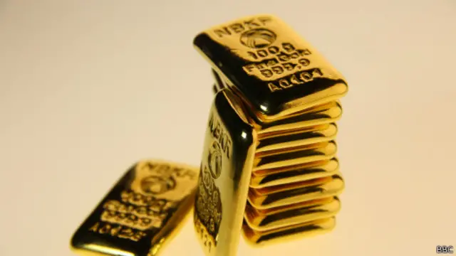 2015-жылдын 7 майынан бери сатылган аффинаждалган алтын куймаларынын жалпы салмагы 85,1 кг чыгып, суммасы 228,9 млн сомду түздү”,-дейт Улуттук банктын төрагасы Толкунбек Абдыгулов