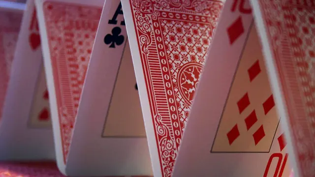 Алекс Маллен может запомнить последовательность карт в колоде за 21,5 секунды