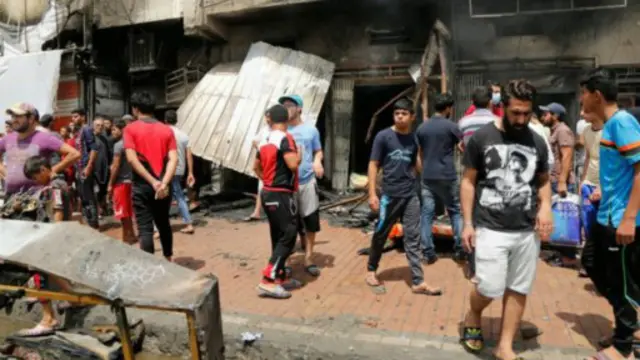 炸药被藏在一辆满载蔬菜和水果的货运卡车上