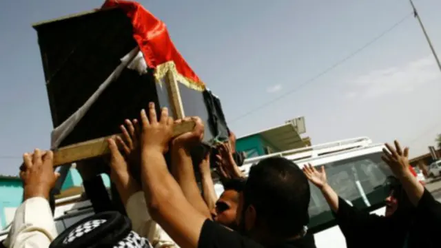 许多受害者都是在一家美容店里的妇女