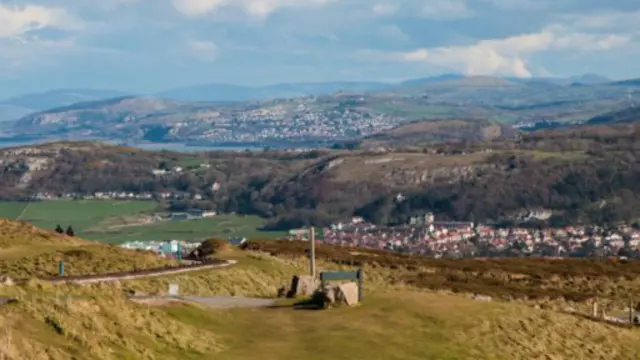 在大奧姆（Great Orme）海岬眺望威爾士蘭蒂德諾（圖片來源：Amanda Ruggeri)