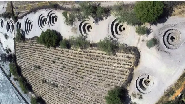 Спиралевидные дыры в пустыне Наска