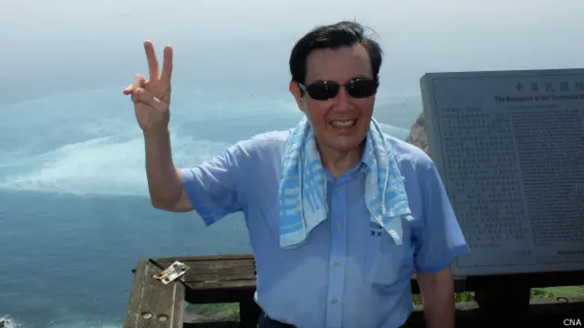 马英九巡视龟山岛