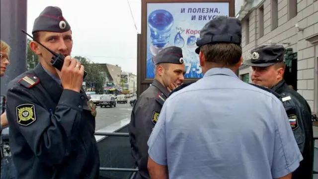 Awal pekan ini, Rusia mengatakan bahwa ada pejabat AS yang sebenarnya agen badan intelijen AS (CIA) yang menolak memperlihatkan kartu tanda pengenal dan memukul wajah polisi.