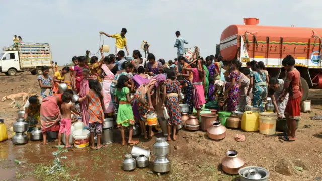 बूंद-बूंद को तरसती ज़िन्दगी