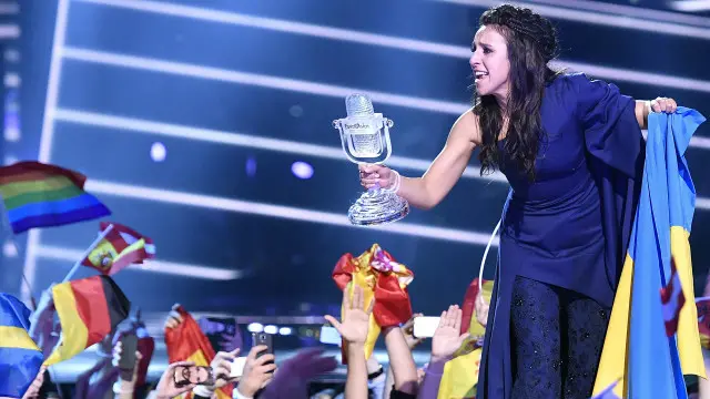 Dalam pidato sambutannya, Jamala menekankan pentingnya perdamaian dan menolak peperangan. Dia juga mendedikasikan lagunya untuk sang nenek.