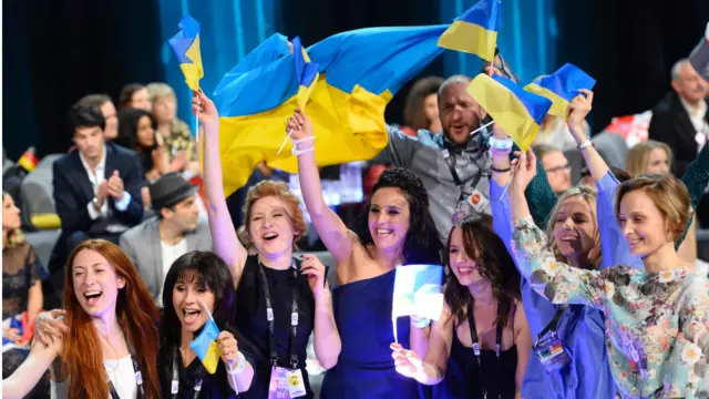 Її пісня про депортацію кримських татар із Криму під час Другої світової війни радянськими військами отримала 534 бали - 211 від журі та 323 від глядачів.