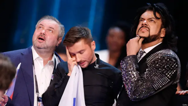 На третьому місці - учасник від Росії Сергій Лазарєв, 491 бал. Букмекери пророкували пісні "Ти - єдина" (You Are The Only One) ймовірну перемогу.