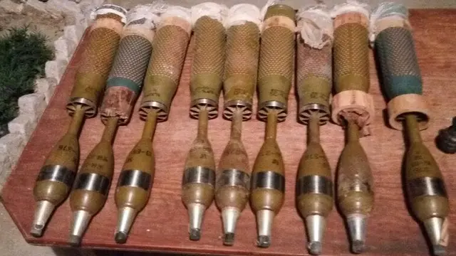 ایف سی کے مطابق برآمد کیے جانے والے اسلحہ و گولہ بارود میں دس آر آر کے 75 گولے بھی شامل ہیں