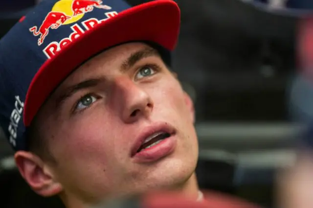Max Verstappen debutó en la F1 a los 17 años cuando todavía no tenía permiso para conducir en las calles. 