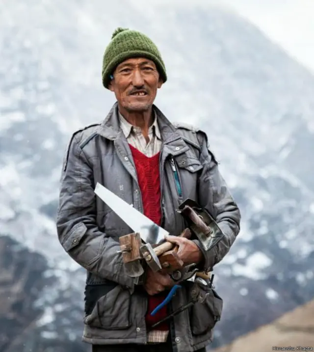 Masyarakat di sana pintar mengakali kondisi cuaca yang berat.