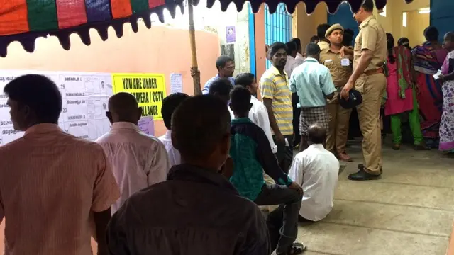 चेन्नई का एक मतदान केंद्र.