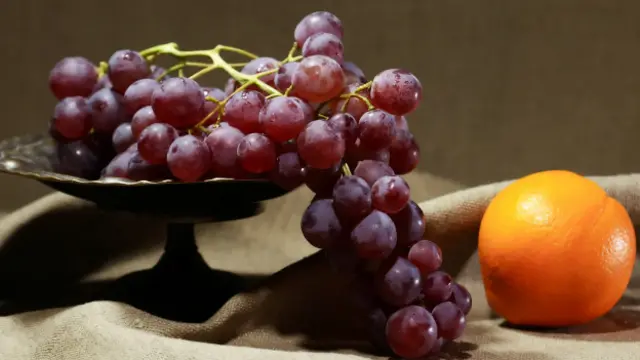 Uvas rojas y naranja