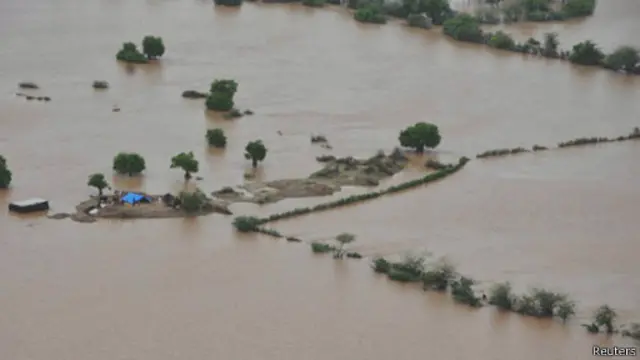 கொல்கத்தா, மும்பை நகரங்களில் வெள்ள பாதிப்பு ஏற்படும் நிலை உள்ளது .