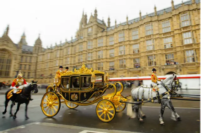 Королева в карете