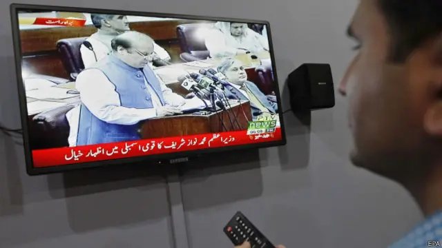 پاناما پیپرز کے انکشافات کے بعد شریف خاندان کی طرف سے متضاد بیانات دیئے گئے اور اسی بنا پر اپوزیشن کی طرف سے ان کے احتساب کا مطالبہ شدت اختیار کر گیا