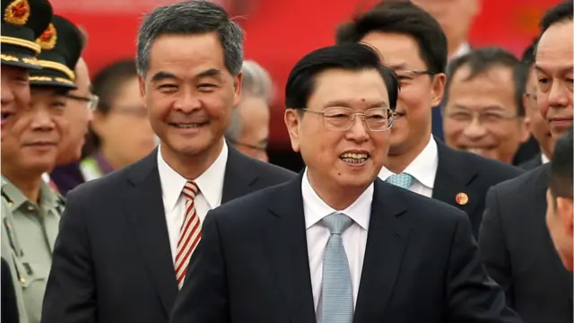 张德江抵达香港机场后发表简短讲话