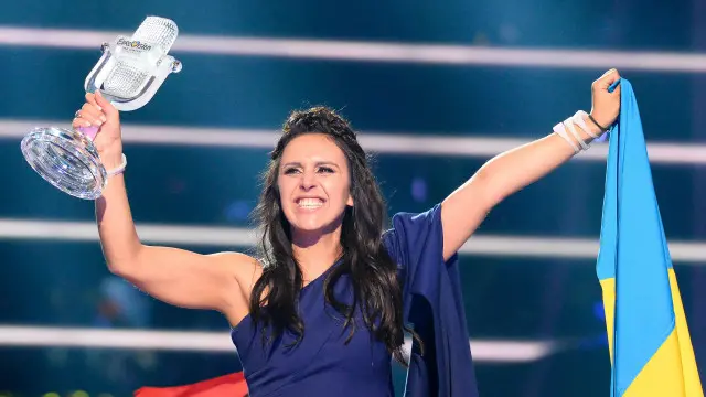 Hurriyet хвалить Україну за те, що та "дозволила" співачці-мусульманці представляти її на конкурсі