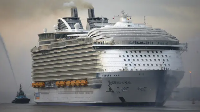 Gəminin adı "Dənizlərin harmoniyası"dır.