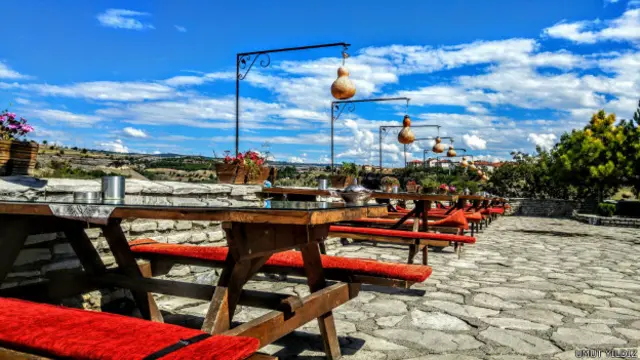 Pazar günü kim böyle bir yerde oturmak istemez? Fotoğraf Umut Yıldız'dan.