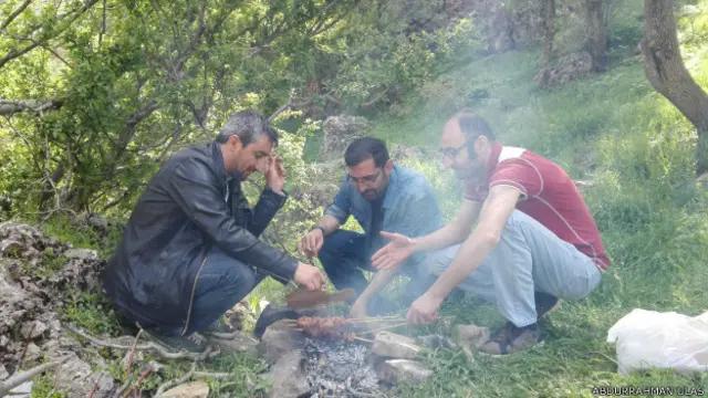 Pazar gününün vazgeçilmez keyiflerinden mangal sefası. Abdurrahman Ulaş'tan.