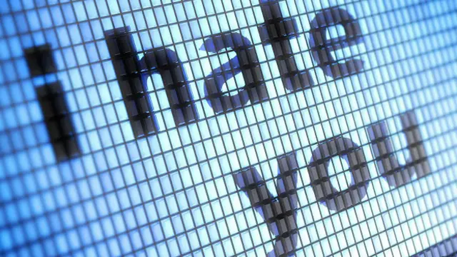 Агрессия в сети - повсеместное явление. Но нужно ли с ней мириться?