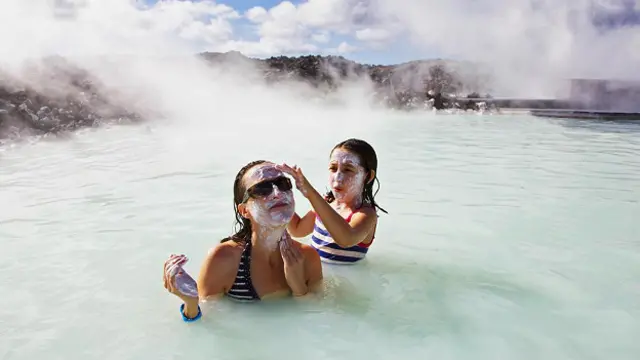 Голубая лагуна приносит вполне конкретное счастье