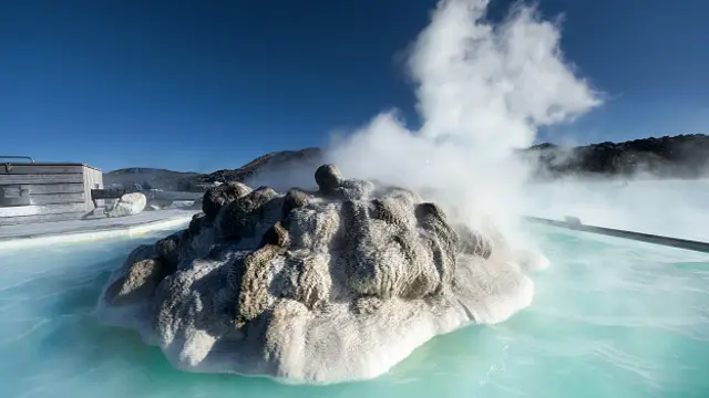 Голубая лагуна стала в Исландии синонимом блаженства